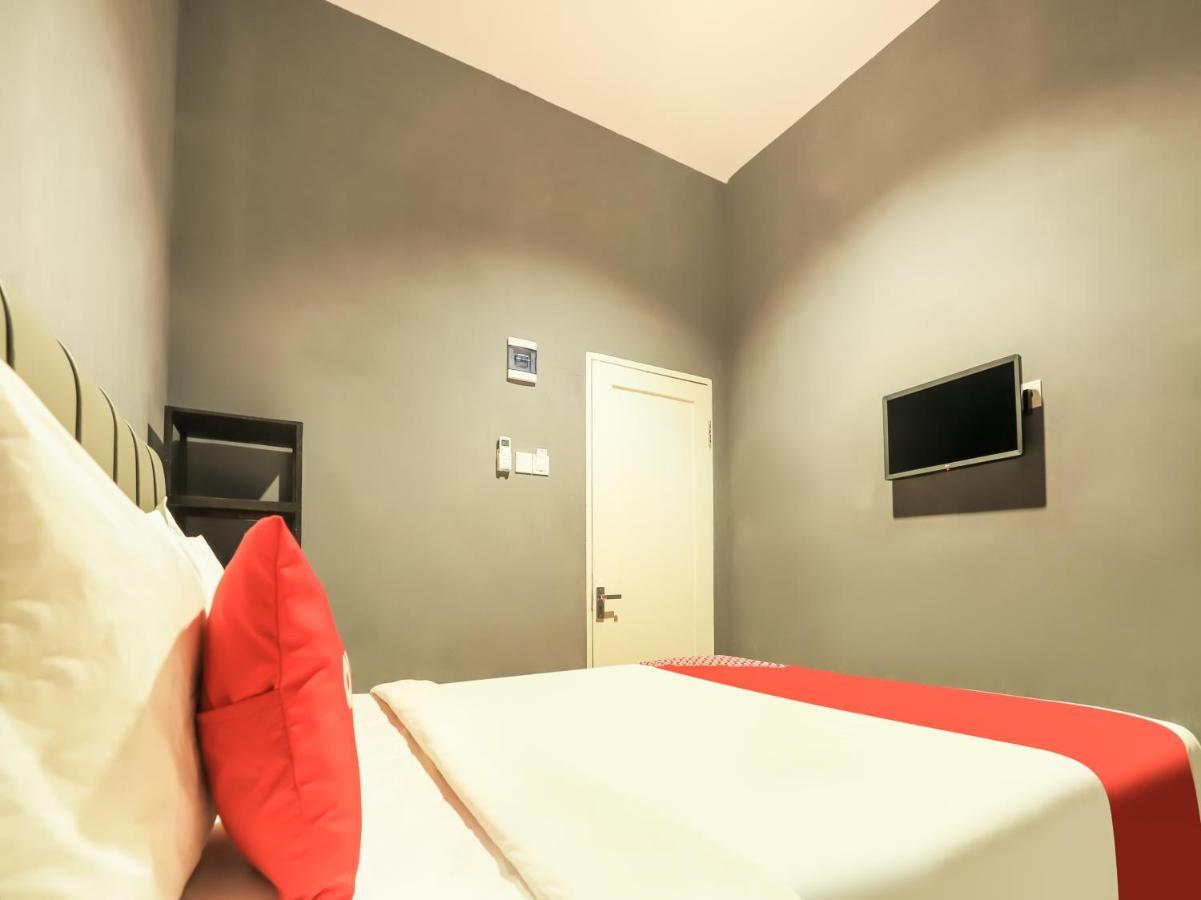 Oyo 3492 Mandala Residence Medan Ngoại thất bức ảnh
